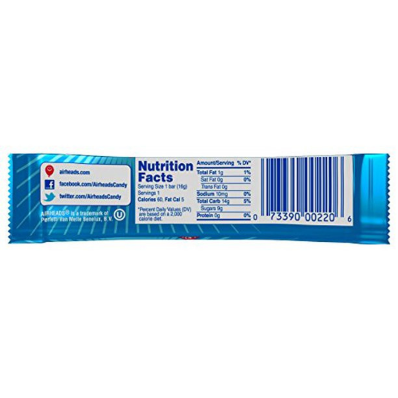 L’arrière du paquet individuel bleu sur fond blanc avec les informations nutritives et le code barre à droite