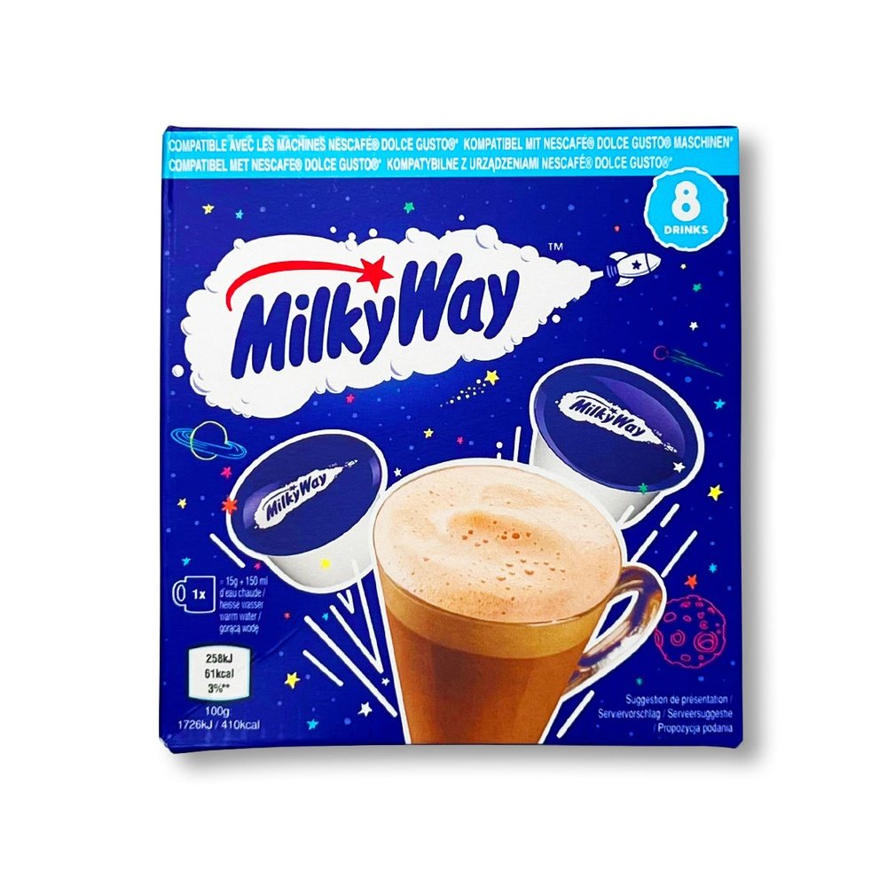 Un carton bleu vif sur fond blanc avec une grande tasse transparente avec du chocolat chaud et à l’arrière 2 capsules blanches et bleues