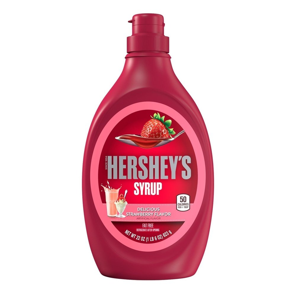 Une grande bouteille rouge fine au-dessus et épaisse en bas, au centre une cuillère avec du coulis rouge et une fraise et en bas à gauche une coupe de glace et un milkshake rose. Le tout sur fond blanc